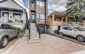 3 pièces maison en ville en York, Canada. C$1,786,000