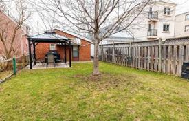 3 pièces maison en ville en York, Canada. C$1,063,000