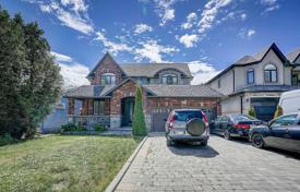 5 pièces maison en ville à Scarborough, Canada. C$1,897,000