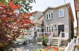 3 pièces maison en ville en York, Canada. C$1,167,000