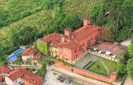 Château – Saluzzo, Piémont, Italie. Price on request