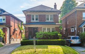 4 pièces maison en ville en York, Canada. C$2,057,000