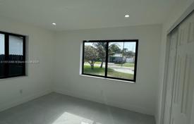 Maison en ville – Pembroke Pines, Broward, Floride,  Etats-Unis. $600,000