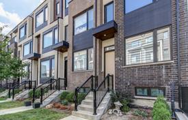 4 pièces maison mitoyenne à North York, Canada. C$943,000