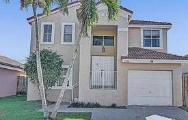Maison en ville – Margate, Broward, Floride,  Etats-Unis. $538,000