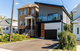 3 pièces maison en ville à Etobicoke, Canada. C$1,494,000