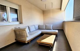 4 pièces appartement dans un nouvel immeuble 105 m² à Umag, Croatie. 480,000 €