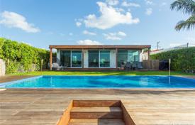 Villa – Miami Beach, Floride, Etats-Unis. $2,300,000