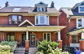 5 pièces maison mitoyenne à Old Toronto, Canada. C$2,129,000