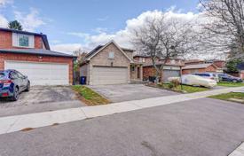 4 pièces maison en ville à Scarborough, Canada. C$1,543,000