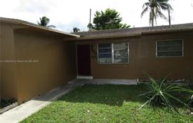 Maison en ville – North Miami Beach, Floride, Etats-Unis. $485,000