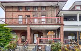 Maison mitoyenne – Dundas Street West, Toronto, Ontario,  Canada. C$2,178,000