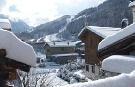 Chalet – Courchevel, Savoie, Auvergne-Rhône-Alpes,  France. 9,300 € par semaine