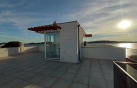 4 pièces appartement dans un nouvel immeuble 183 m² à Srima, Croatie. 717,000 €