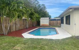 Maison en ville – Pembroke Pines, Broward, Floride,  Etats-Unis. $560,000