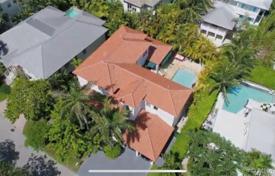 Villa – Key Biscayne, Floride, Etats-Unis. 2,898,000 €