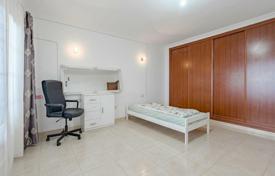 6 pièces villa 636 m² à Adeje, Espagne. 830,000 €