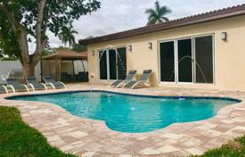 Villa – Hollywood, Floride, Etats-Unis. $879,000
