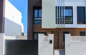 Maison mitoyenne – Denia, Valence, Espagne. 300,000 €