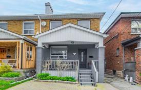 3 pièces maison mitoyenne à East York, Canada. C$1,368,000