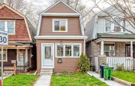 Maison en ville – East York, Toronto, Ontario,  Canada. C$1,452,000