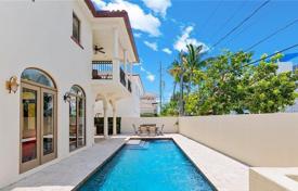 Villa – Fort Lauderdale, Floride, Etats-Unis. $2,765,000