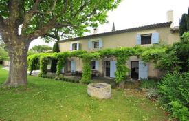 5 pièces villa à Saint-Rémy-de-Provence, France. 9,000 € par semaine