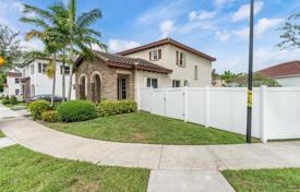 Maison en ville – West End, Miami, Floride,  Etats-Unis. $845,000