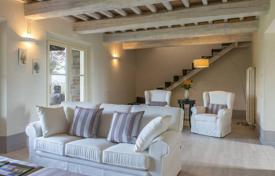 4 pièces villa 320 m² à Fabro, Italie. 1,100,000 €