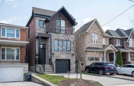 Maison en ville – York, Toronto, Ontario,  Canada. C$2,285,000