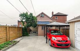 Maison en ville – York, Toronto, Ontario,  Canada. C$1,229,000