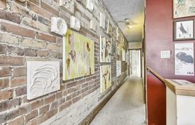 Maison mitoyenne – Dupont Street, Old Toronto, Toronto,  Ontario,   Canada. C$1,681,000