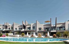 4 pièces maison mitoyenne 213 m² à San Miguel de Salinas, Espagne. 230,000 €