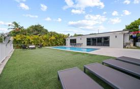 Maison en ville – Miami Beach, Floride, Etats-Unis. $3,685,000