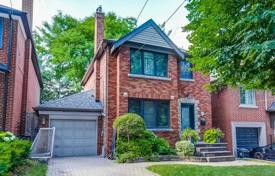 Maison en ville – East York, Toronto, Ontario,  Canada. C$2,007,000