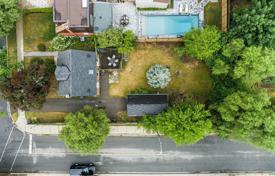 3 pièces maison en ville en York, Canada. C$1,313,000