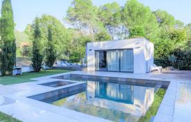 12 pièces villa 104 m² à Mougins, France. Price on request