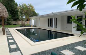 Villa – Pinecrest, Floride, Etats-Unis. 881,000 €
