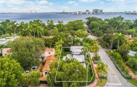 Maison en ville – Miami Beach, Floride, Etats-Unis. $3,395,000