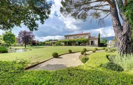 Villa – Saint-Saturnin-lès-Apt, Provence-Alpes-Côte d'Azur, France. 2,950,000 €