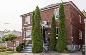 Maison mitoyenne – Etobicoke, Toronto, Ontario,  Canada. C$991,000