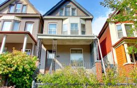 Maison en ville – Gerrard Street East, Toronto, Ontario,  Canada. C$1,151,000