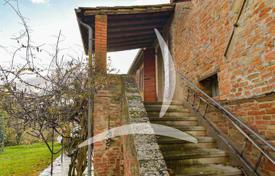 4 pièces villa 180 m² à Foiano della Chiana, Italie. 490,000 €