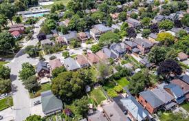 2 pièces maison en ville à Etobicoke, Canada. C$1,566,000