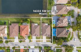 Maison en ville – West End, Miami, Floride,  Etats-Unis. $890,000