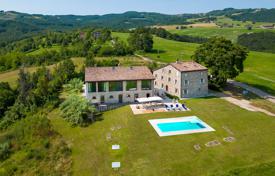 15 pièces domaine 1000 m² à Modena, Italie. 2,850,000 €