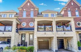 3 pièces maison mitoyenne à Etobicoke, Canada. C$1,051,000