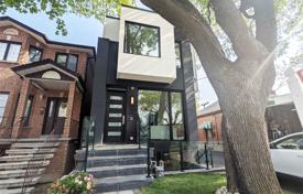 5 pièces maison en ville en York, Canada. C$2,053,000