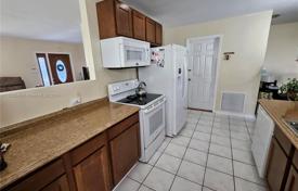 Maison en ville – Tamarac, Broward, Floride,  Etats-Unis. $378,000