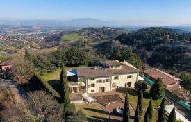 6 pièces villa 826 m² en Perugia, Italie. 1,280,000 €